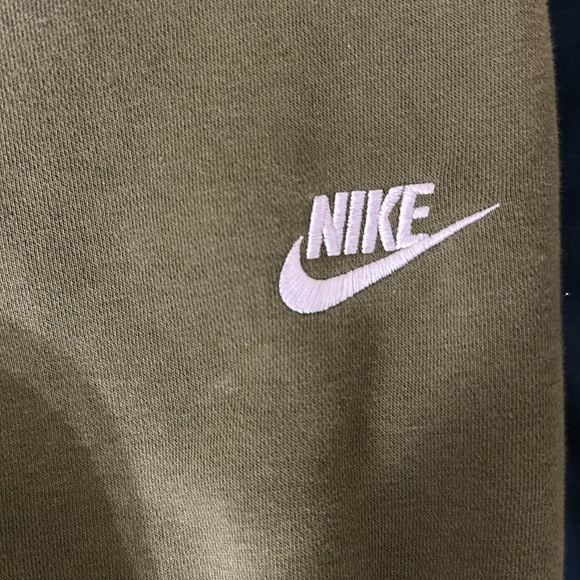 Nike sweatpants - Picture 3 of 5